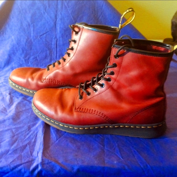 Dr Martens Newton boot. Mens size 11. Womens size 12. - Picture 2 of 7